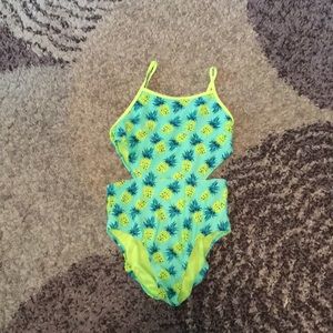Old Navy swimsuit NWT.
